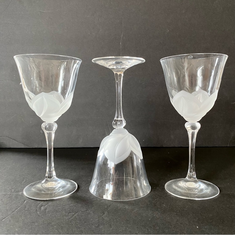 Cristal D’Arques Durand Florence Wine Glass Set of 3 Frosted Floral Design